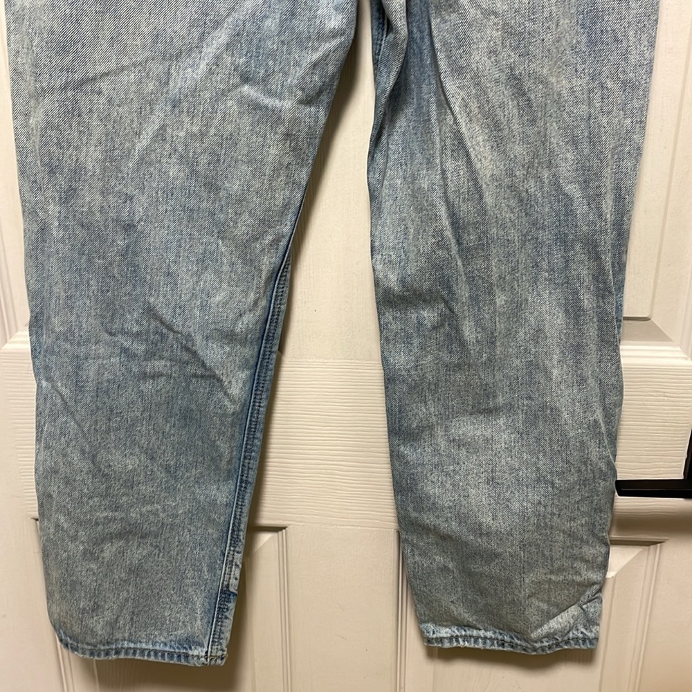 American Eagle | 90’s Boyfriend | High-Waisted | Worn Wash | Denim Jean | Size 2 - Picture 8 of 16